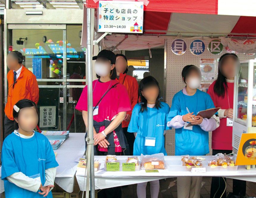 子ども店員の特設ショップ